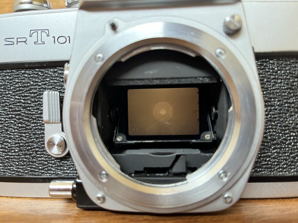 Minolta SRT 101 - aparat foto pe film