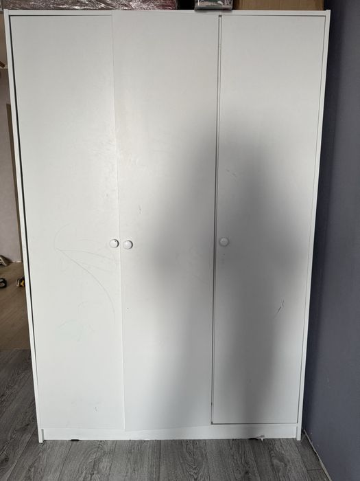 Шифоньер детская в хорошем состояние, высота 170, ширина 140