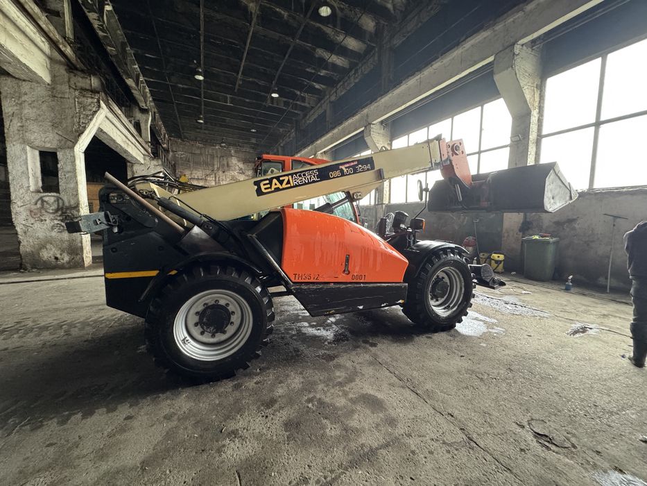 Incarcator telescopic JLG
