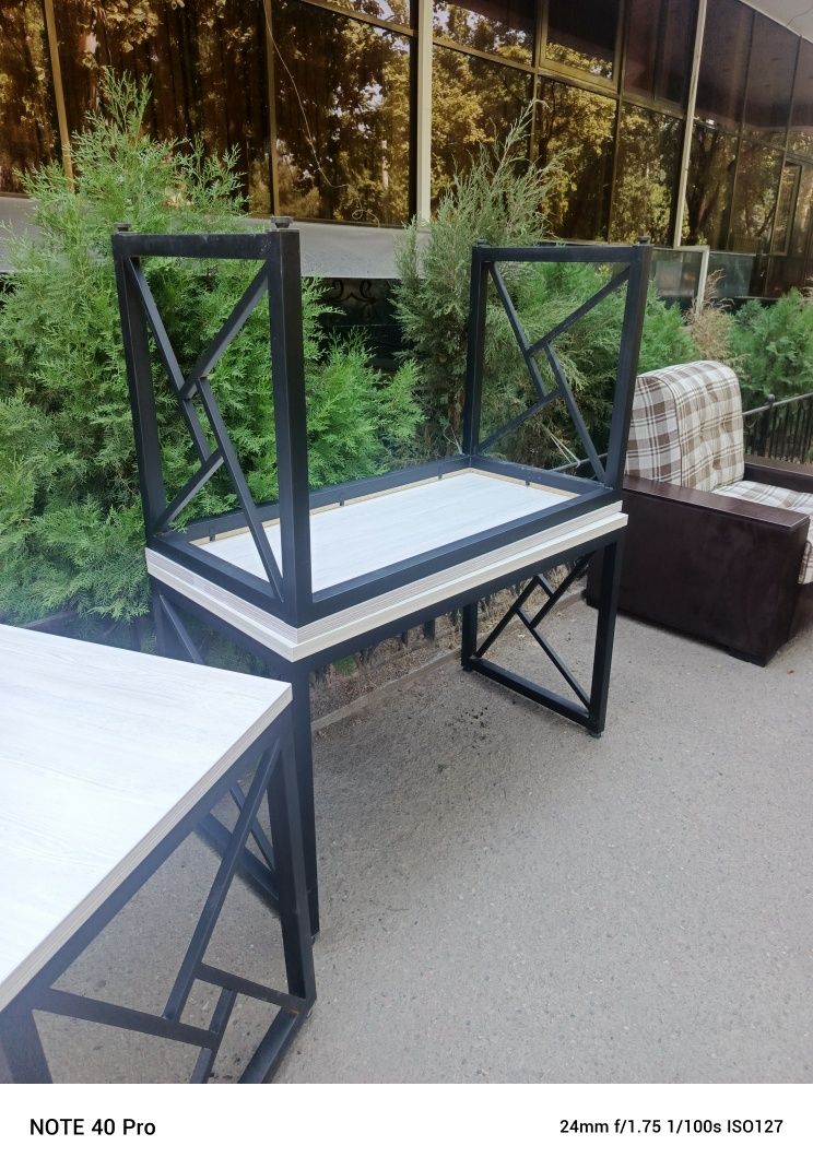 Hi-tech Stol mebel