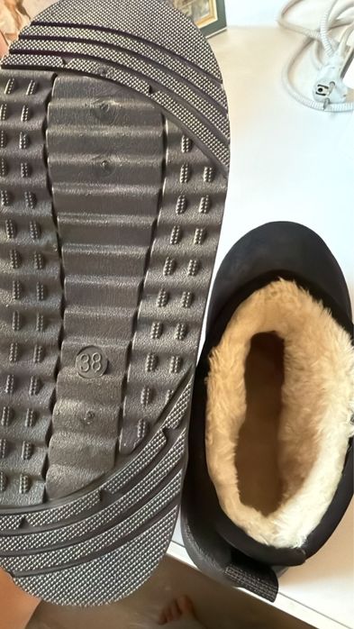 Продам угги новые