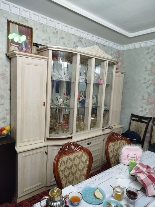 Шкаф сетка сотилади жуда мумтахкам ичларига нпрсала жойласа боладиииии