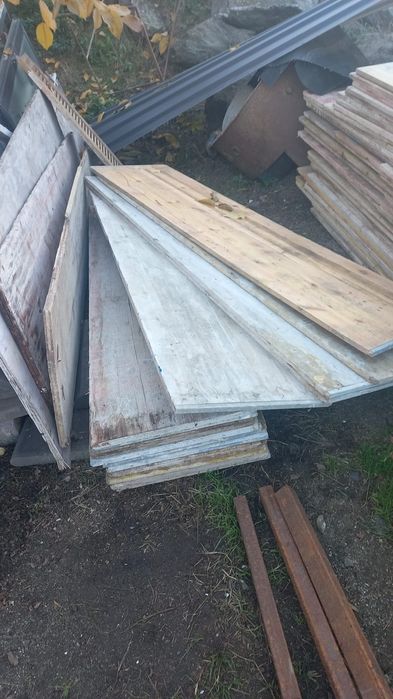 Panouri cofraje, temelii, plăci.