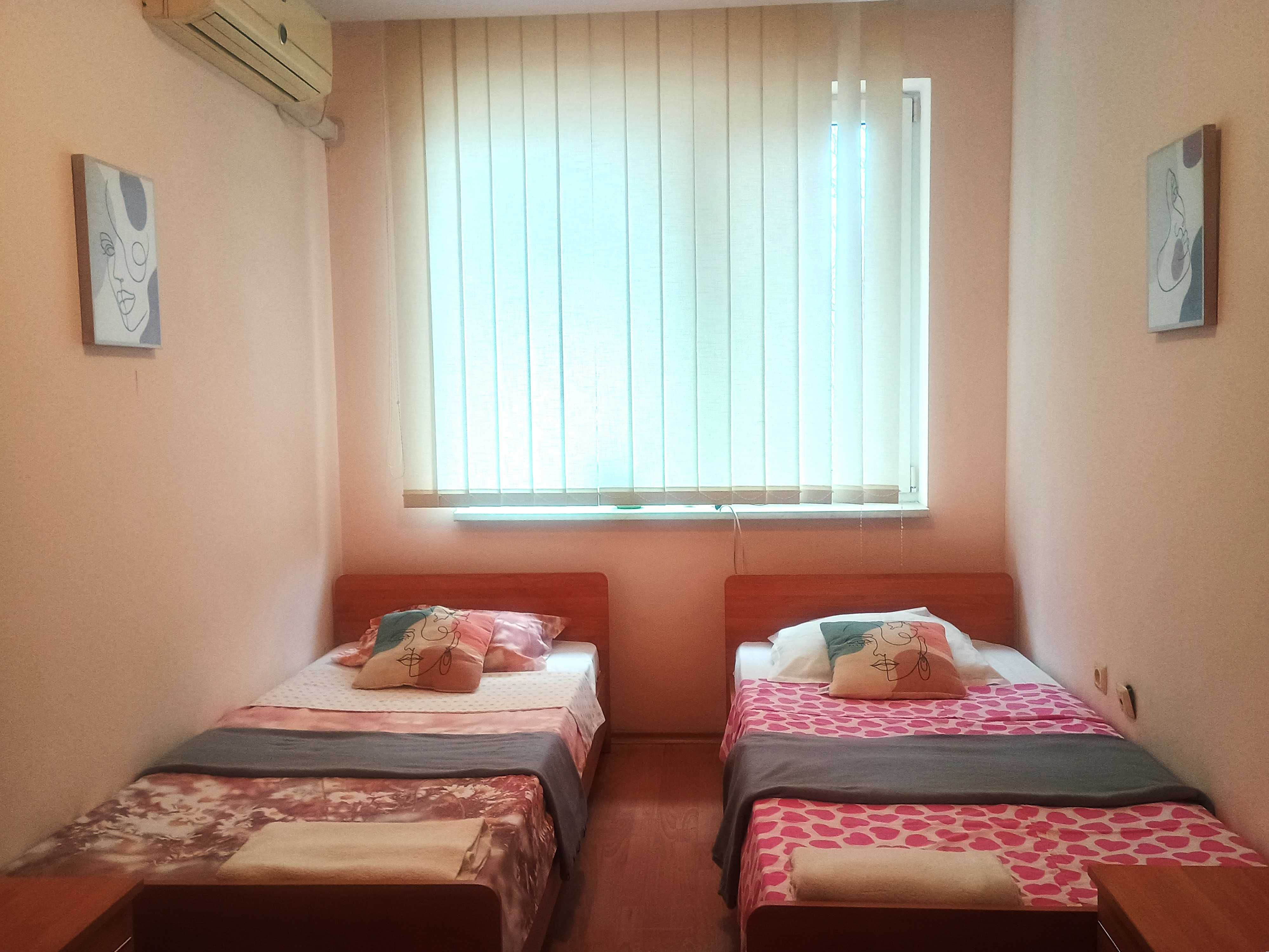 ТОП НАЕМ / | Голям тристаен с паркомясто в центъра на Слънчев бряг
