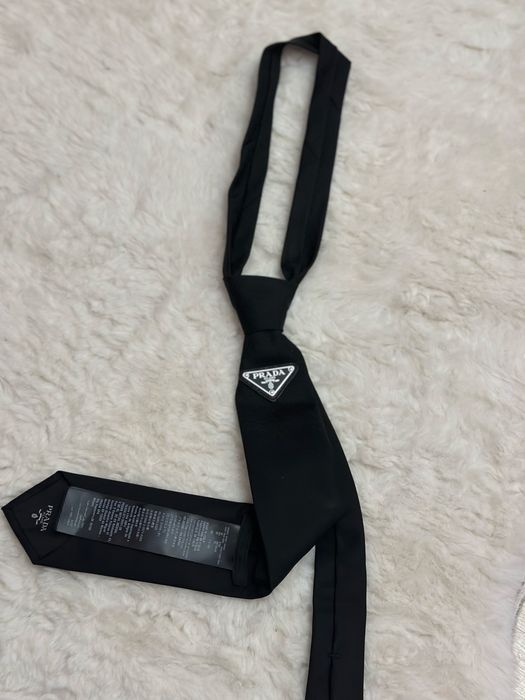Cravata Prada noua
