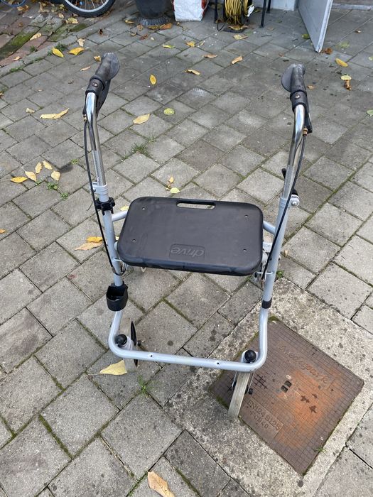 Rolator pliabil/cadru batrani