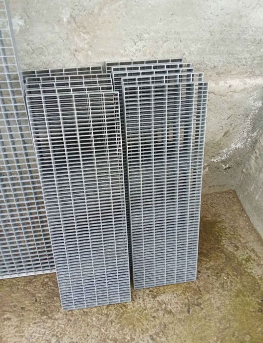 Trepte zincate galvanizate