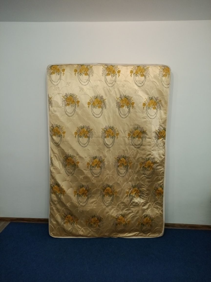 Продаю матрац 200×140 см