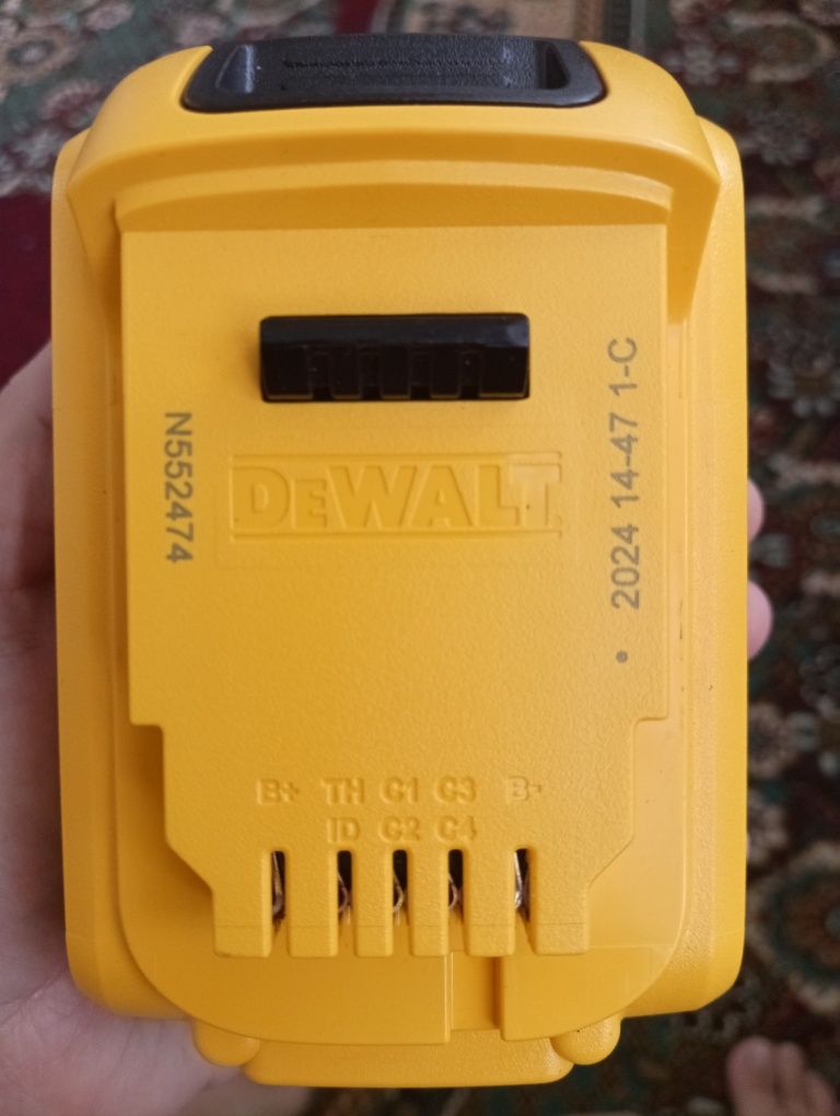DeWalt 18V  батарея