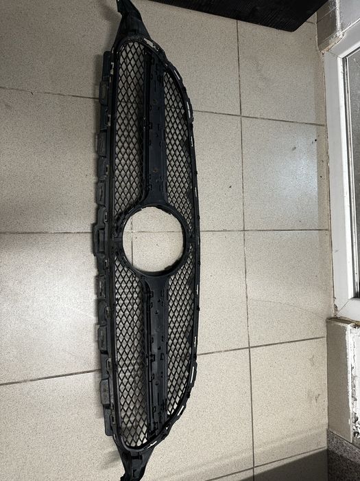Grila mercedes , compatibila pentru mai multe modele