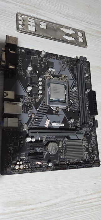 Н310 Asus+ msi DDR4, месяц гарантия, 5шт, без процессора