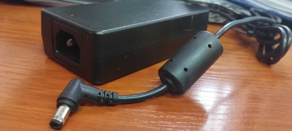 Захранващ адаптер, 12VDC, 5A, 60W