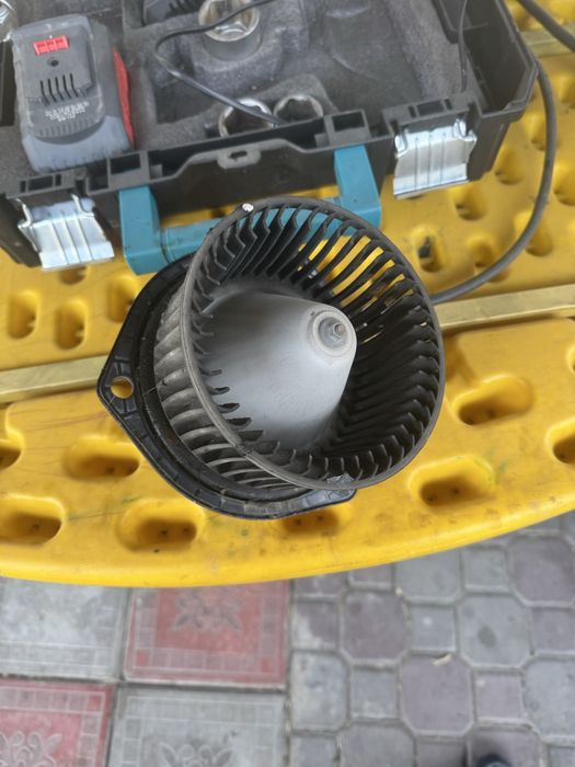 Моторчик печки Canter