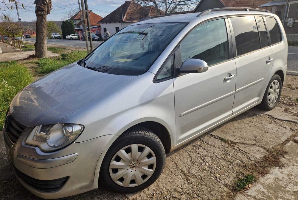 Vând touran și skoda sau schimb cu automată