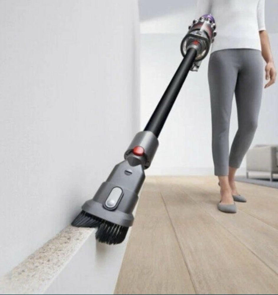 Прахосмукачка Dyson V8 sv25 ,перфекно състояние