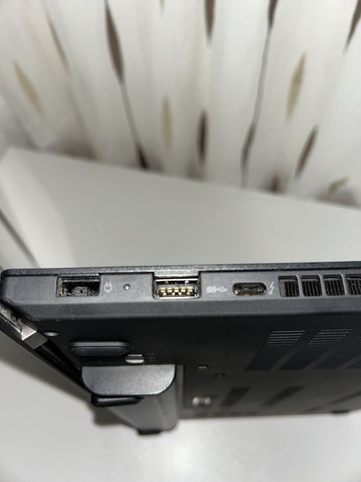Laptop Lenovo| procesor i7gen7| 8gb ram ddr4| SSD M2 256gb