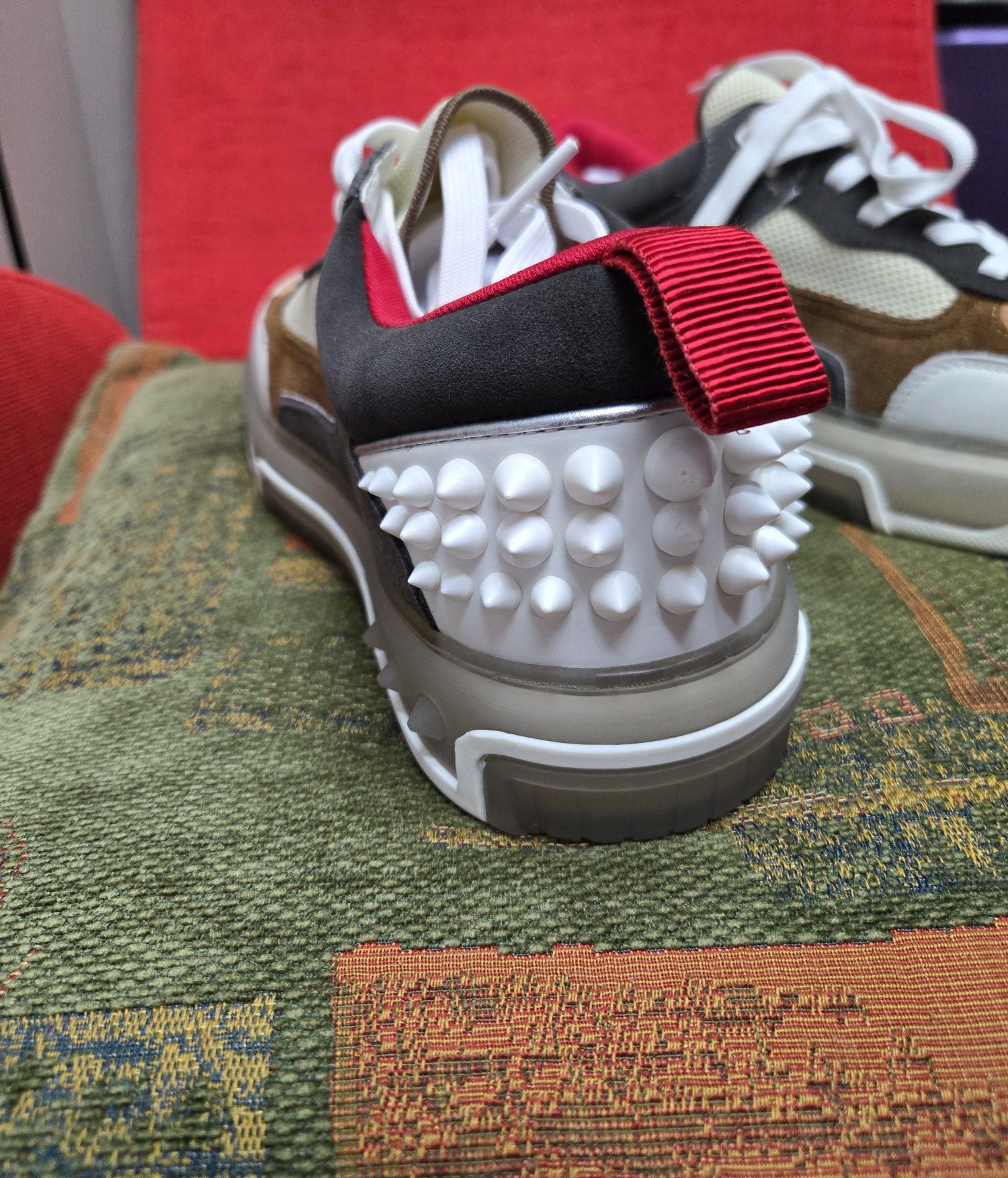 Обувки Louboutin Astroloubi