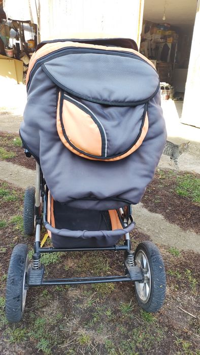 Cărucior tip sport sau și landou