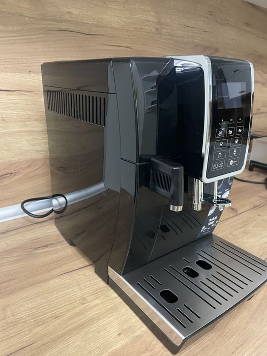 Кафеавтомат Delonghi Dinamica