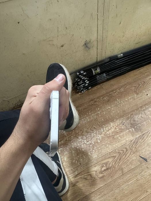 Iphone 13 bor karobka dakumenti bor