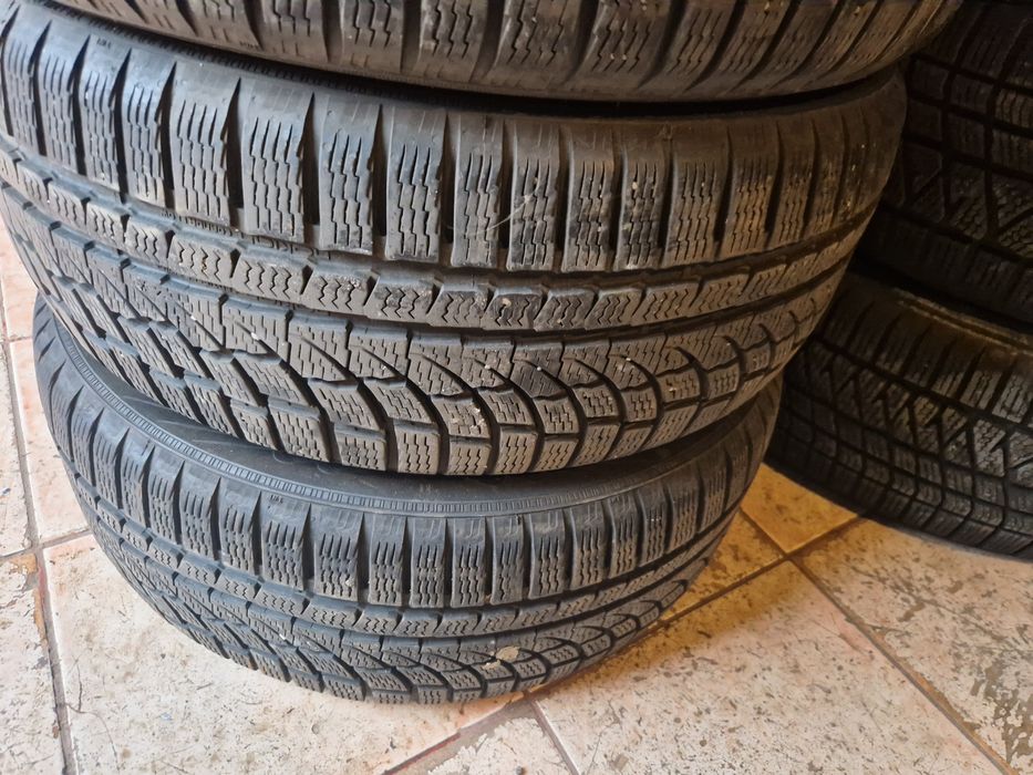 Anvelope Iarnă Nokian 215 50 17