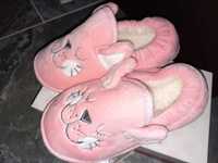 Botosi papuci de casa roz pisica
