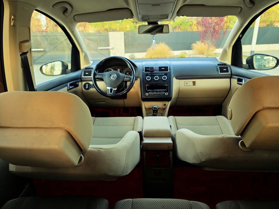Touran / 2.0 Diesel / 140 CP / 7 locuri/ inmatriculat