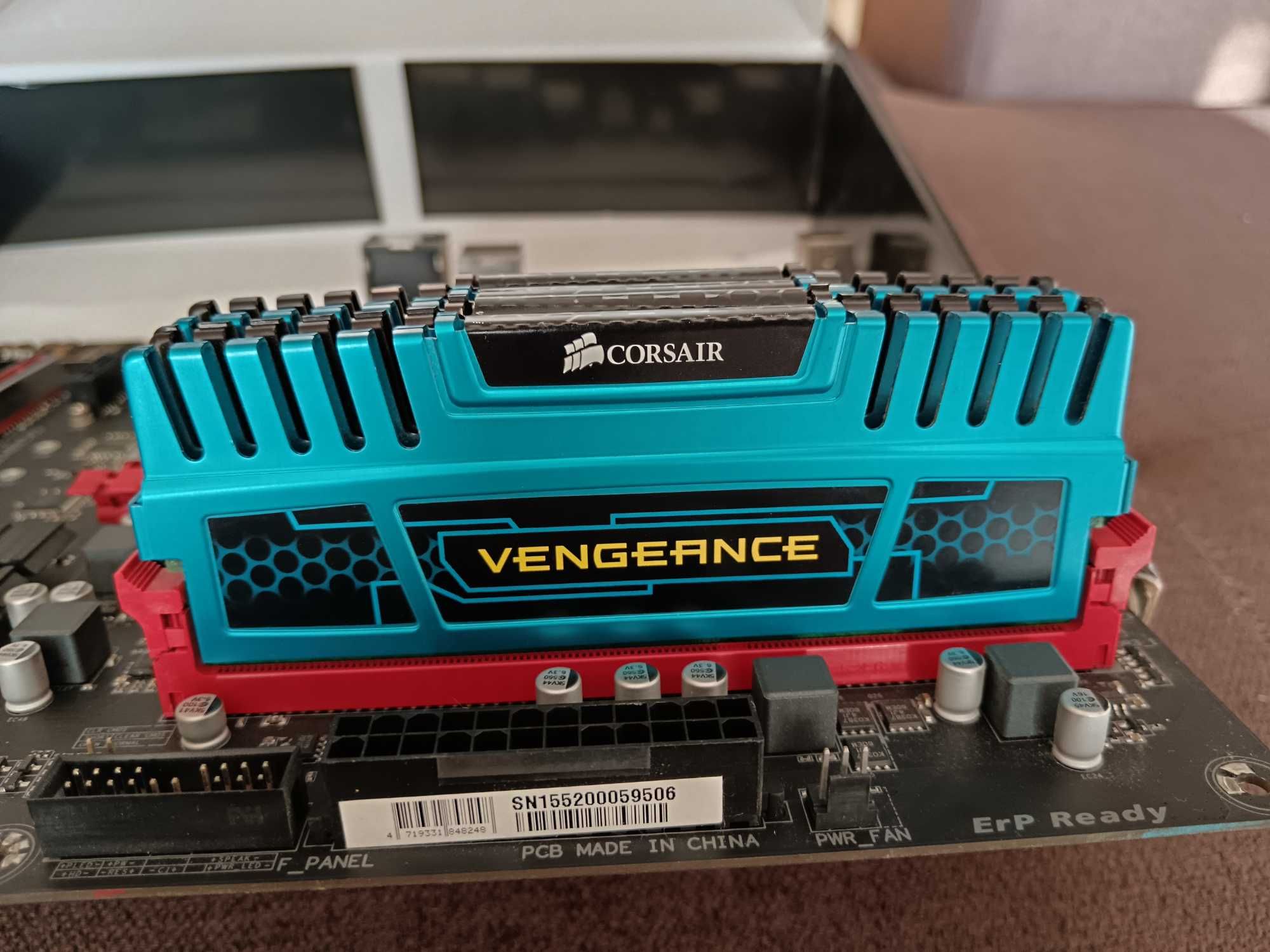 GIGABYTE дъно +FX8320 и рам памет