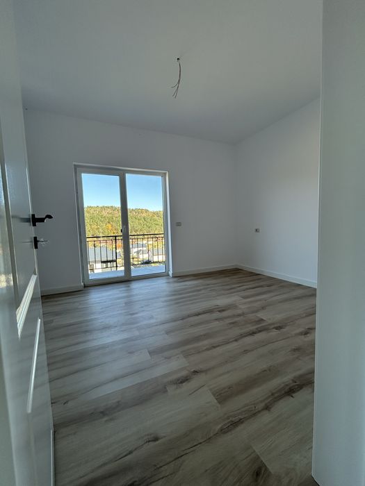 Case moderne cu etaj  Valea Lupului 136.500 de euro