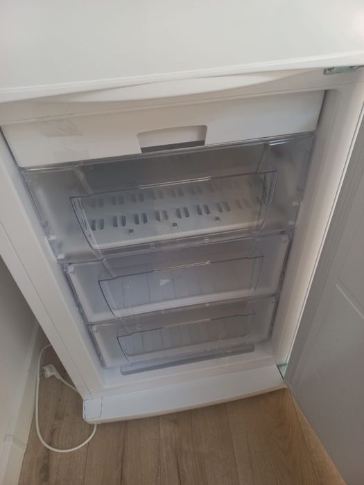 Продам холодильник новый