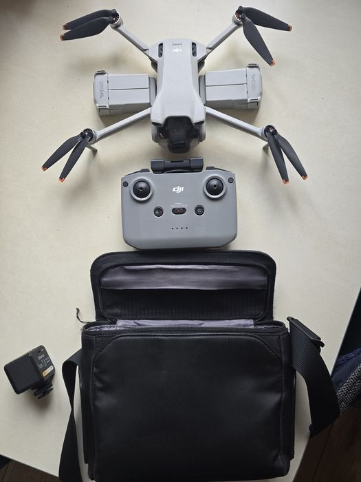 Drona DJI Mini 3 în stare foarte bună