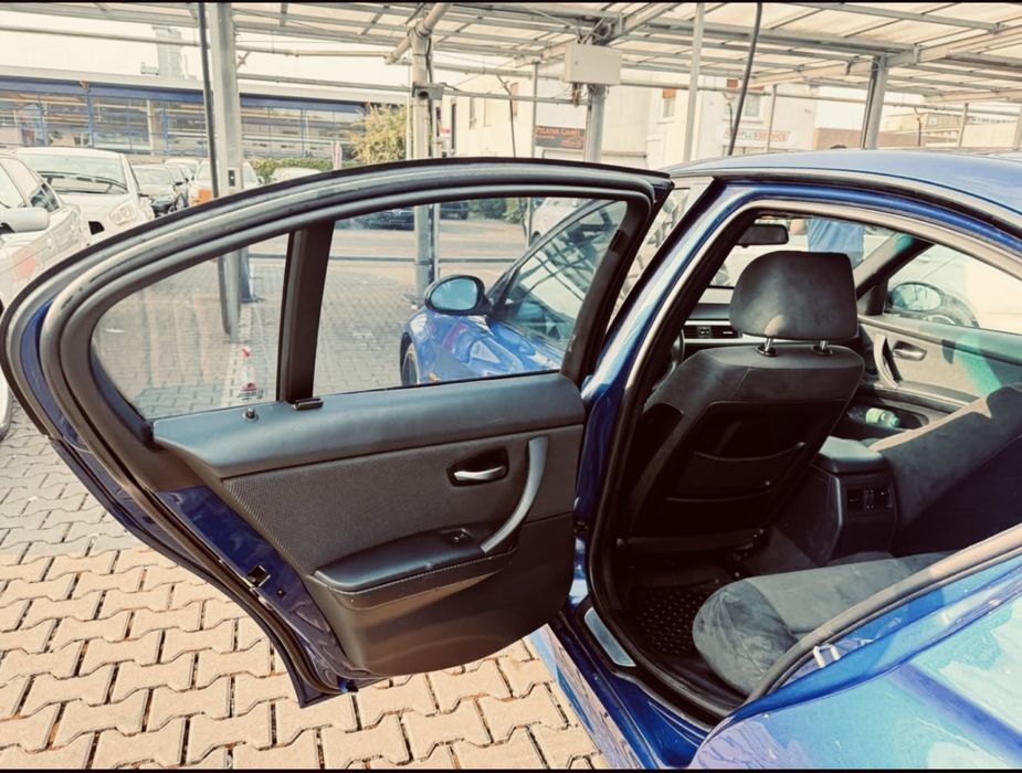 Bmw masina e pentru dezmembrat dar o dau completa