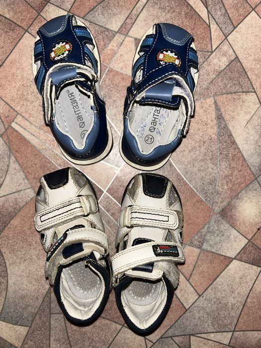 Отдам детскую обувь