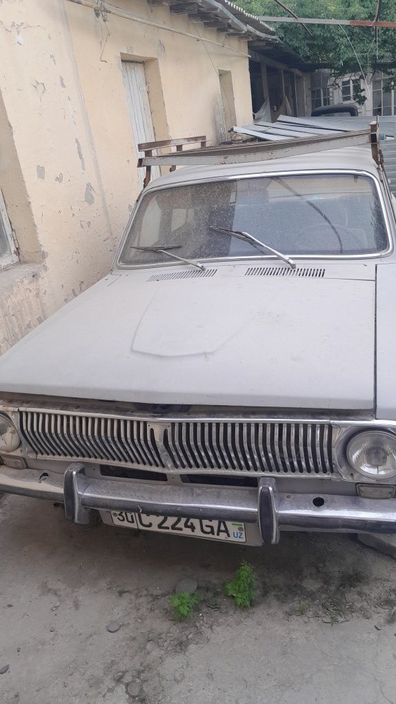 Газ 24 сотилади.