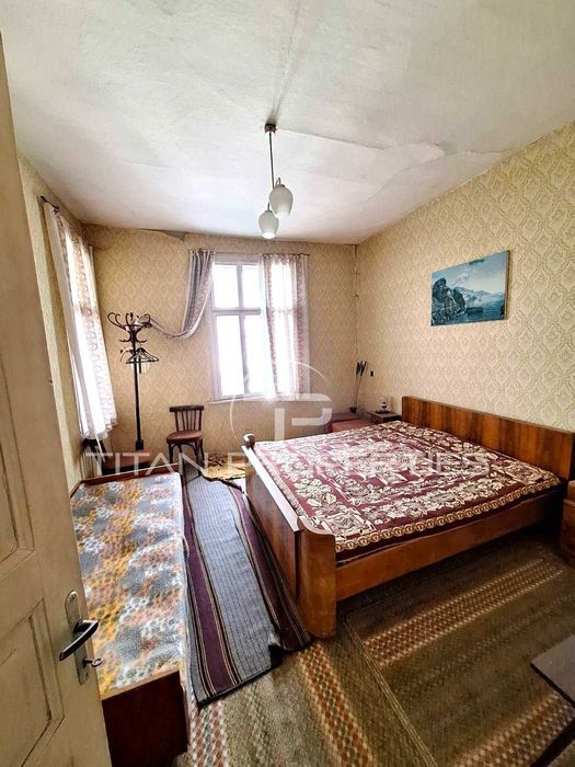 Етаж от къща в Чепеларе