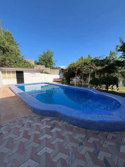 Dacha chorvoq sotiladi