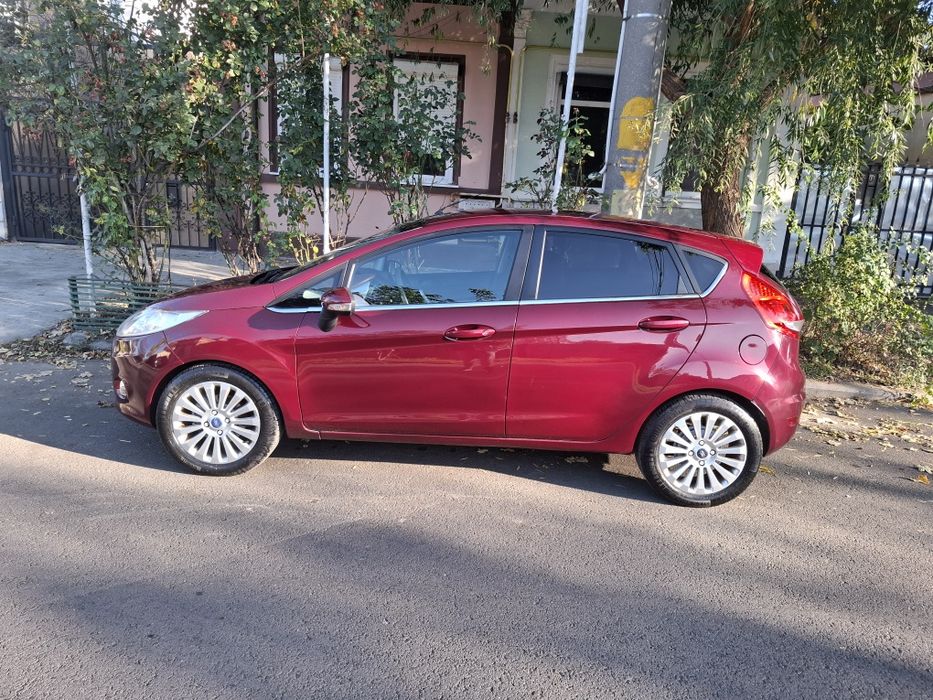 Ford Fiesta " TITANIUM" 1.300 Benzina 2009