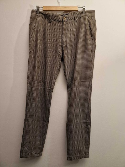 Pantaloni eleganți bej