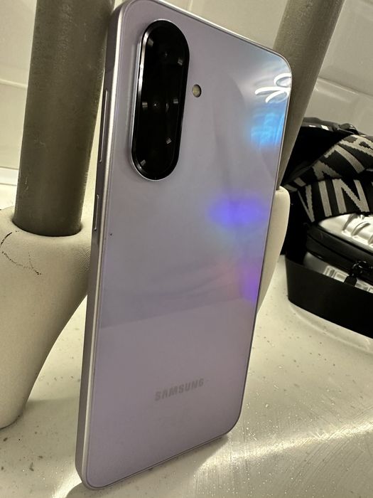 Продавам Samsung Galaxy A36 5G