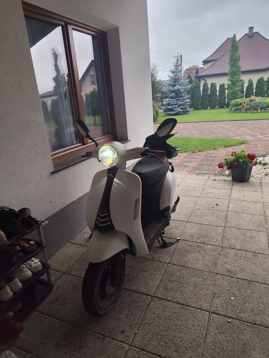 Vând scuter 49cc
