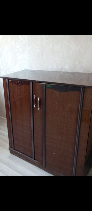 Продам тумбочку б/у