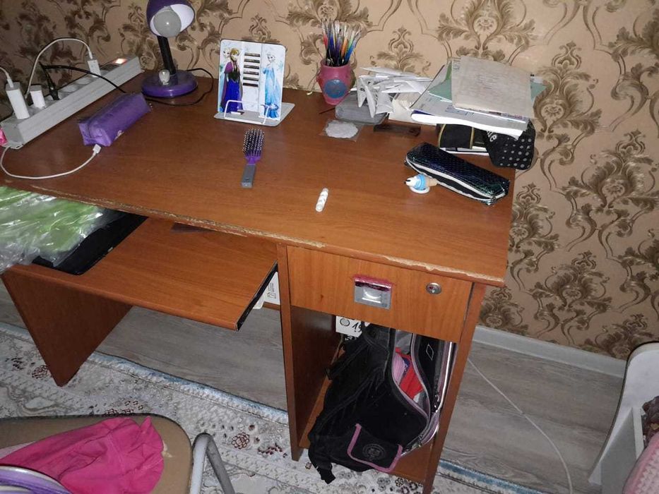 Стол компьютерный