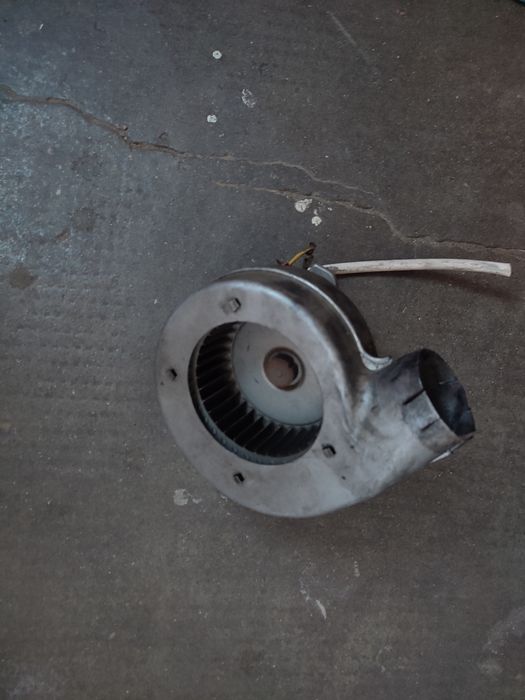 Vând ventilator pentru soba sau centrala pe ulei