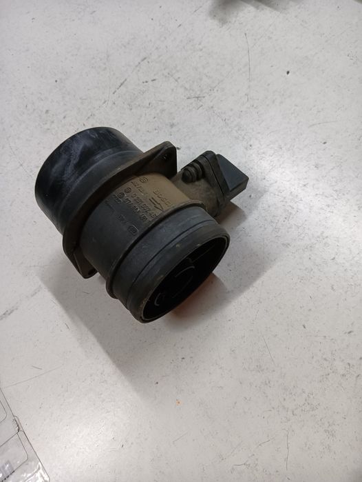Debitmetru aer  VOLKSWAGEN PASSAT 3C2 2005 - 2010, VOLKSWAGEN GOLF V 1