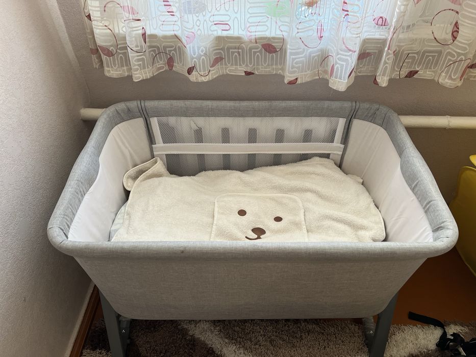 Продам приставную кроватку