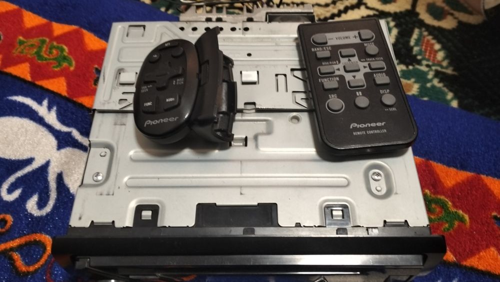 Автомагнитола Peeoner оригинал почти новый