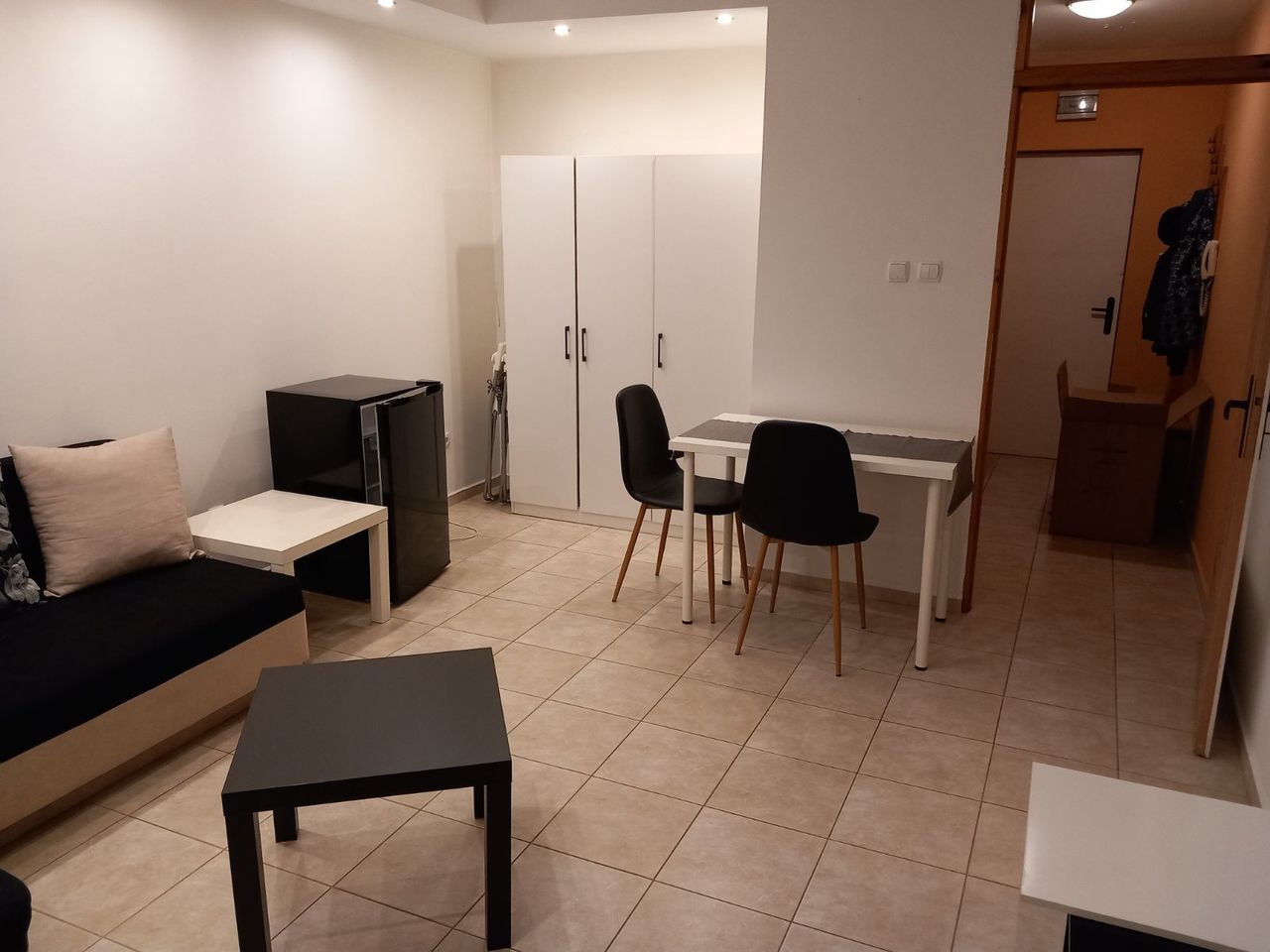 Дава се под наем Едностаен апартамент в София, Сухата река - 40 кв.м за 408 € - Снимка #1