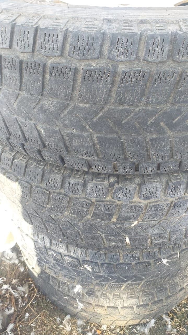 комплект всесезонной резины на штампах 245/70 R16 1070 
100.000 за 4 к