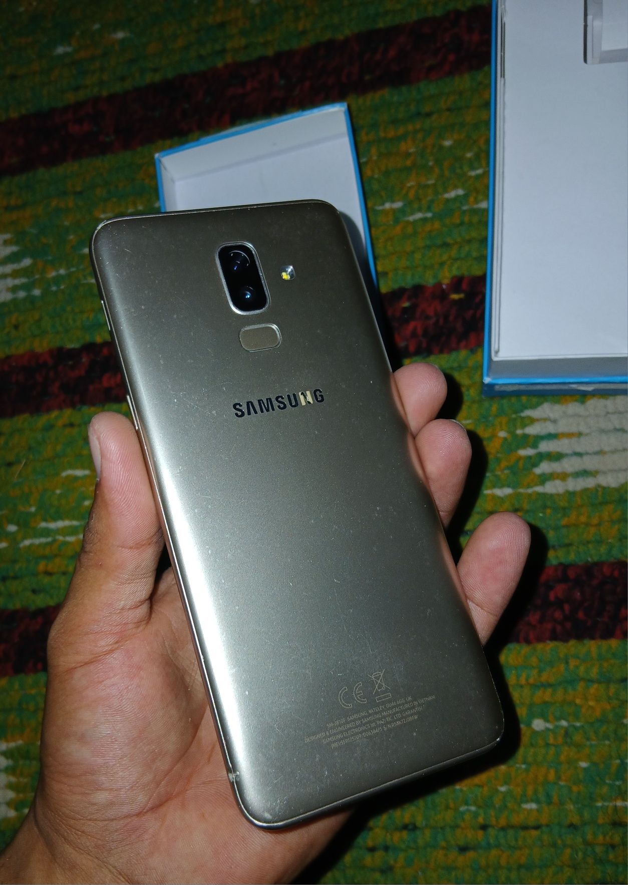 Samsung  Galaxy J8