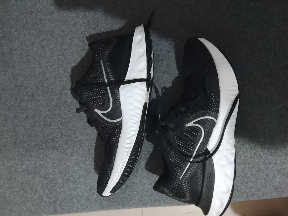 Adidași pânză 42.